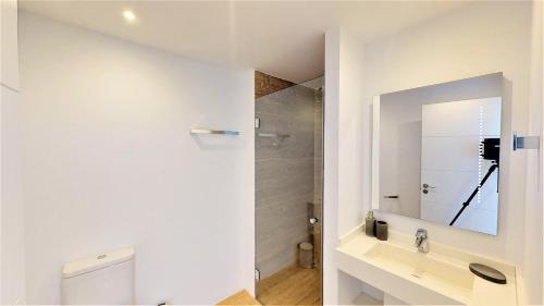 A bathroom at Olimpo - Fuengirola Beachfront Newly Renovated Apartment