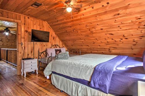 Rustic Cabin w/ Screened Deck: 8 Mi to Dollywood photo 16