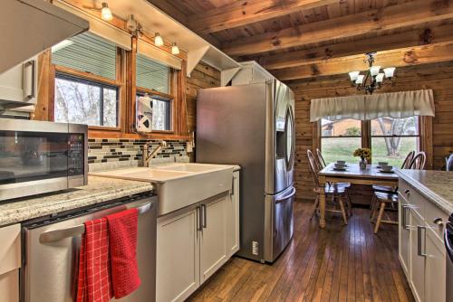 Rustic Cabin w/ Screened Deck: 8 Mi to Dollywood photo 14