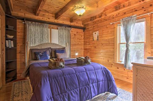Rustic Cabin w/ Screened Deck: 8 Mi to Dollywood photo 3