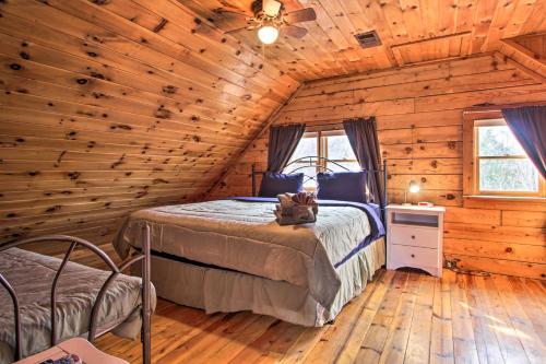 Rustic Cabin w/ Screened Deck: 8 Mi to Dollywood photo 15