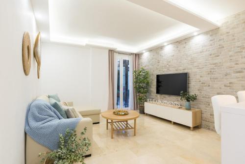 Agua II & seasonal pool by ELE Apartments