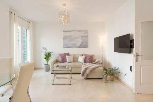 Agua I & seasonal pool by ELE Apartments