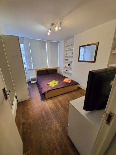 Elliot row2, London, United Kingdom