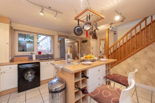 Oasis 77, London, United Kingdom