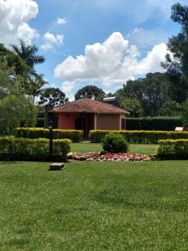 Taman di luar Pousada Vila Minas