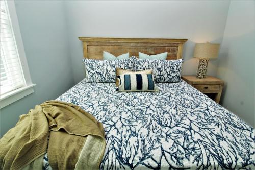 Posteľ alebo postele v izbe v ubytovaní Beacon Quarters by KEES Vacations