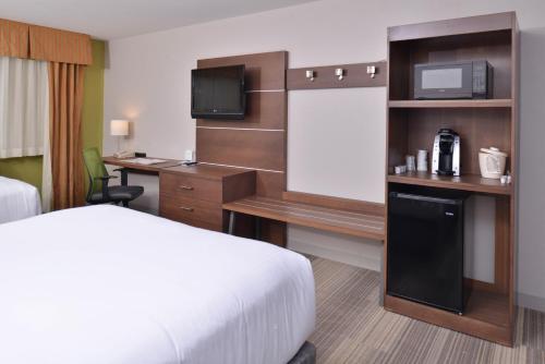 Imagen de la galería de Holiday Inn Express Hotel and Suites Stevens Point, an IHG Hotel, en Stevens Point