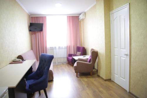 Ruang duduk di City Hotel
