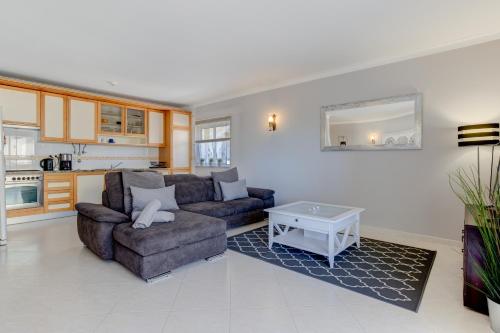 2 Bedroom Apartment with Pool in Vila Marachique, Alvor