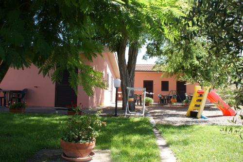 Ο χώρος παιχνιδιού για παιδιά στο Agriturismo La Siesta