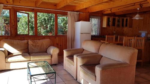 Η κουζίνα ή μικρή κουζίνα στο Pirates Creek Self-Catering Chalets