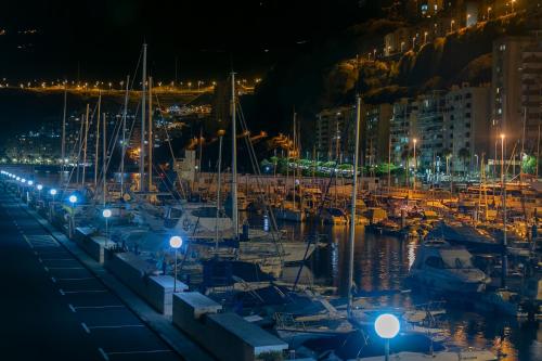 Gambar di galeri bagi Radazul Marina Seafront 5 di Radazul