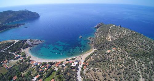 an aerial view of a small island in the ocean at Asmanis Rooms in Tarti