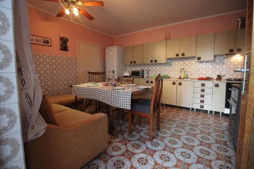 House Barbara