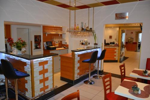 Una cocina o zona de cocina en Wellness Hotel Garni Krone