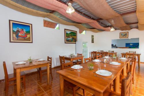 Μια τηλεόραση ή/και κέντρο ψυχαγωγίας στο Hotel Twin Galápagos