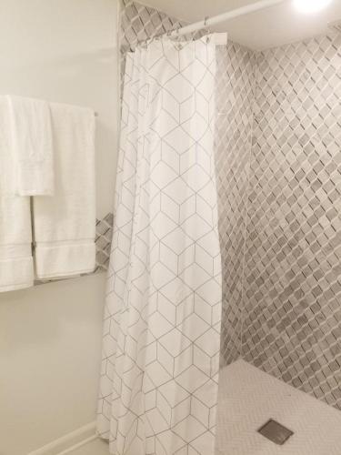 Koupelna v ubytování 7BR- SLEEPS 15! Celebrity Villa! Great Rates!!