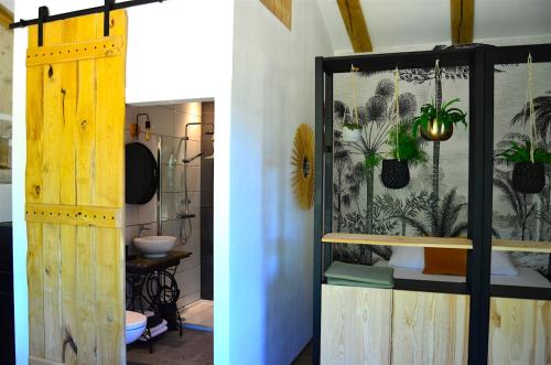Et badeværelse på Mas Mialou