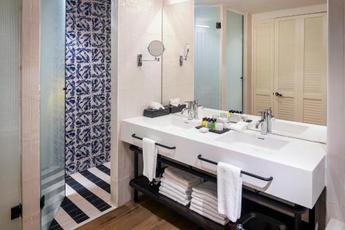 Bathroom sa Ocean Coral Spring Resort - All Inclusive