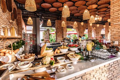 Mad på resortet eller i nærheden