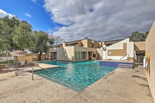 Peaceful Tuscon Condo with Patio and Community Pool!