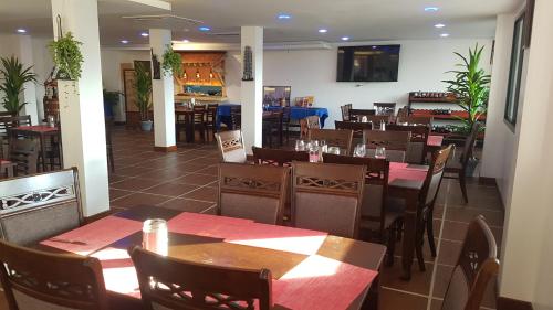מסעדה או מקום אחר לאכול בו ב-La Capannina Hotel Patong