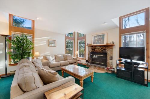 Northridge 483 – Photos 4