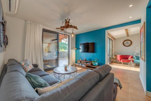Paradiso Apartment with Private Jacuzzi and Terrace