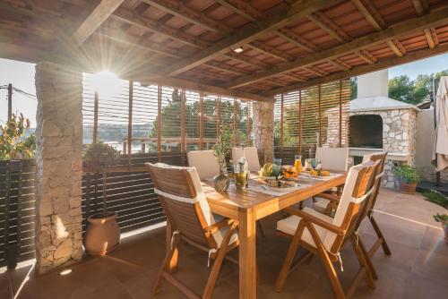 Paradiso Apartment with Private Jacuzzi and Terrace