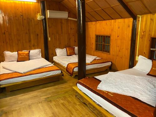 Katil atau katil-katil dalam bilik di Cat Ba Mountain View Homestay