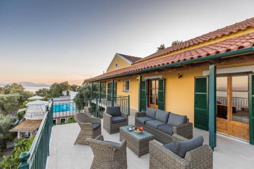 Villa Andonis Nissaki large villa with large pool ,spectacular view very near to the Beach