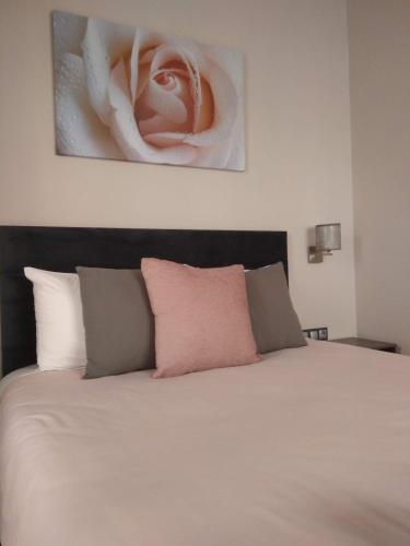 Posteľ alebo postele v izbe v ubytovaní Marina's Luxury Rooms