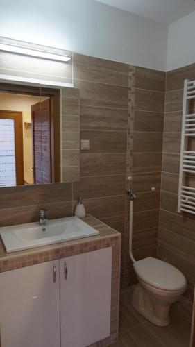 Un baño de Chloe Apartman