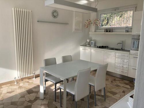 Η κουζίνα ή μικρή κουζίνα στο Bellavista
