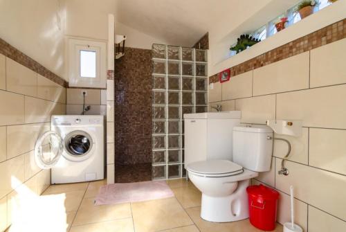 Koupelna v ubytování Club Villamar - Terafortuna