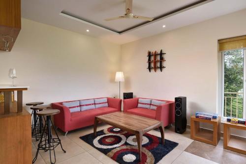 Posezení v ubytování 3BR Cocoon Valley Hideout - Nature's Lap