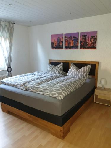 Postel nebo postele na pokoji v ubytování Ferienwohnung Mörlenbach