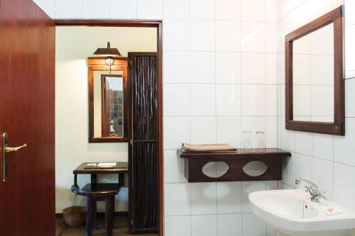 Bilik mandi di Hippo Hollow Country Estate