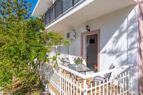 
Ein Balkon oder eine Terrasse in der Unterkunft Anthi Studios & Apartments
