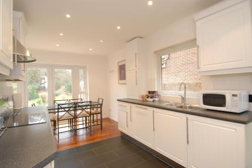 Gallery image of Abacus Bed and Breakfast, Blackwater, Hampshire in Farnborough