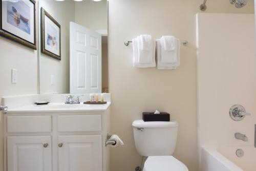 Koupelna v ubytování Club Wyndham Lake Marion