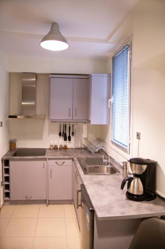 Athens Best location, 6 Ermou street, Syntagma square