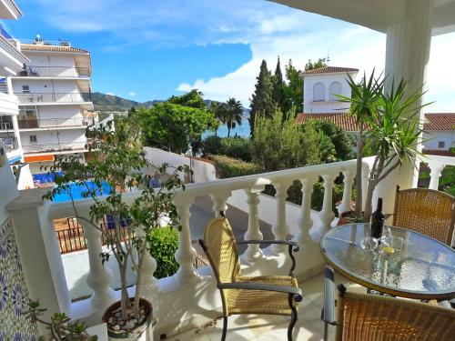 Carabeo 99 - Sleeps 4