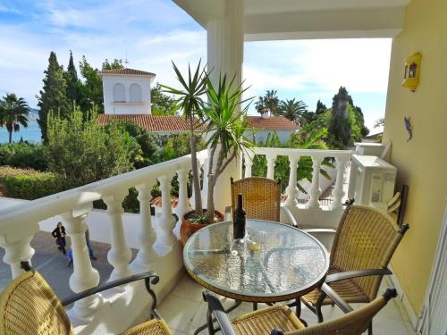 Carabeo 99 - Sleeps 4 – Photos 3