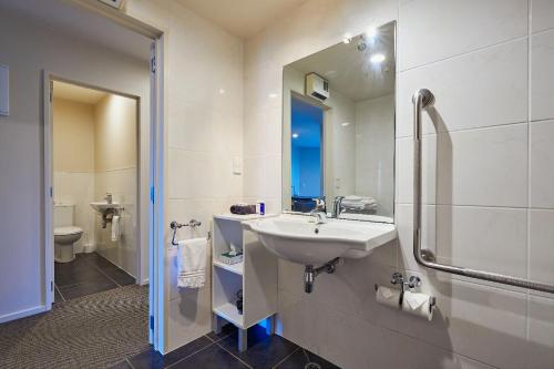 ห้องน้ำของ Kaikoura Luxury Apartments - Formerly Waves Luxury Apartments