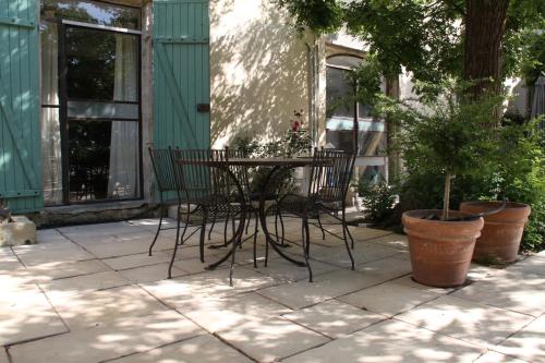 Ancienne Abbaye de Franquevaux Lou Pitchoun