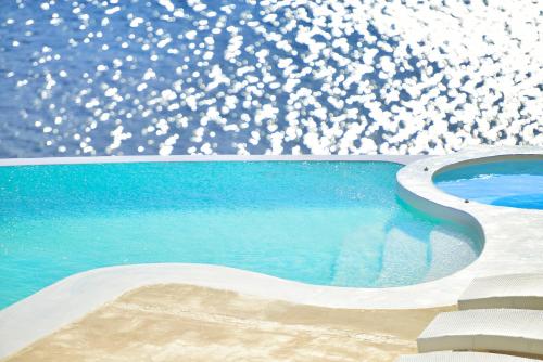 Kolam renang di atau dekat dengan Mykonos Pantheon
