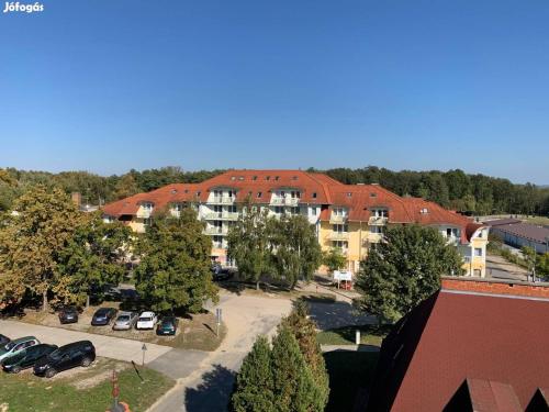 Budynek, w którym mieści się apartament