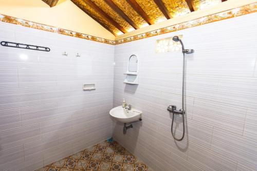 A bathroom at Dekwah Homestay